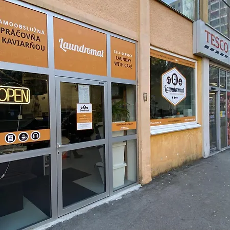 20 Minutes From Center W Coffee, Tea, Tv, And Parking Apartment Bratislava