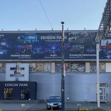 Apartment 20 Minutes From Center W Coffee, Tea, Tv, And Parking *