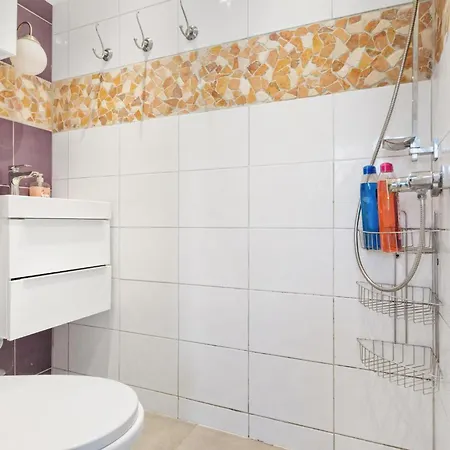 20 Minutes From Center W Coffee, Tea, Tv, And Parking Apartment Bratislava