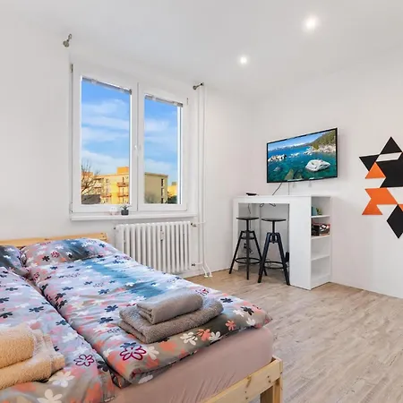 20 Minutes From Center W Coffee, Tea, Tv, And Parking Bratysława