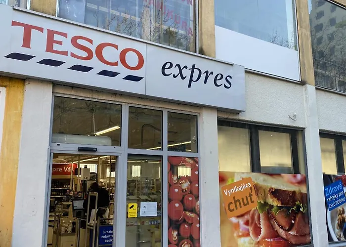 20 Minutes From Center W Coffee, Tea, Tv, And Parking