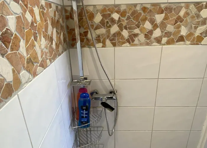 Apartment 20 Minutes From Center W Coffee, Tea, Tv, And Parking *