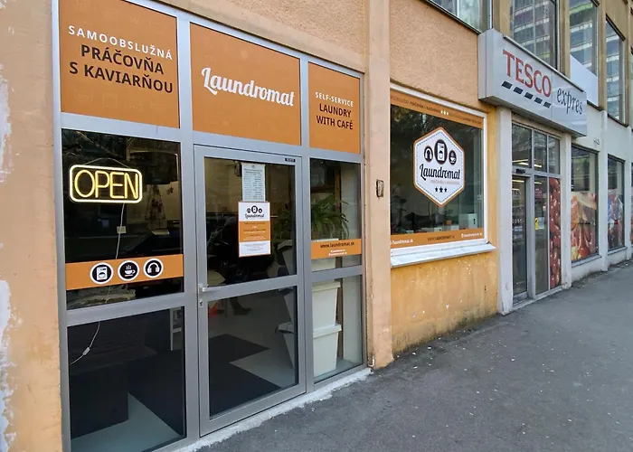 20 Minutes From Center W Coffee, Tea, Tv, And Parking Appartement Bratislava