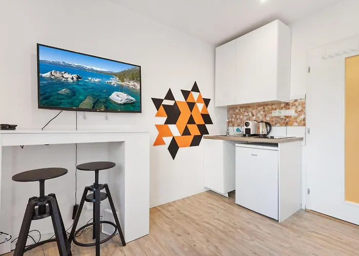 20 Minutes From Center W Coffee, Tea, Tv, And Parking ブラチスラヴァ